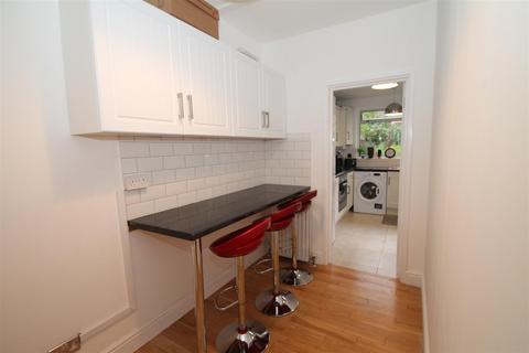 House share to rent, The Ridgeway, Acton Town, W3