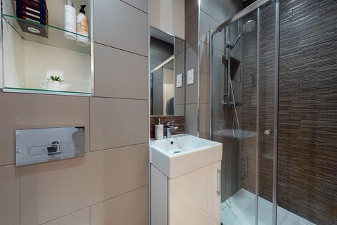 undefined, Apt 33, Q Two Residence, 25 Queen Street LS1