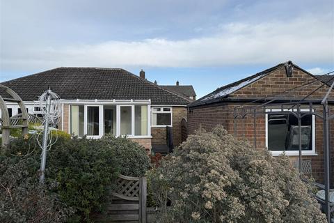 2 bedroom semi-detached bungalow for sale, Robin Royd Avenue, Mirfield WF14