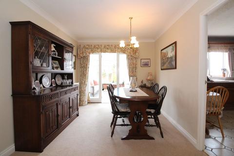 2 bedroom detached house for sale, Maywood Close, Kingswinford DY6