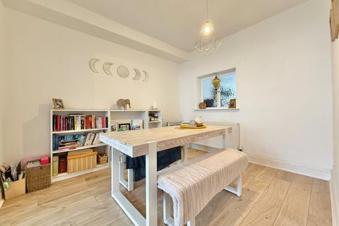 30 Ebrington Road, Exeter, EX2 8JS