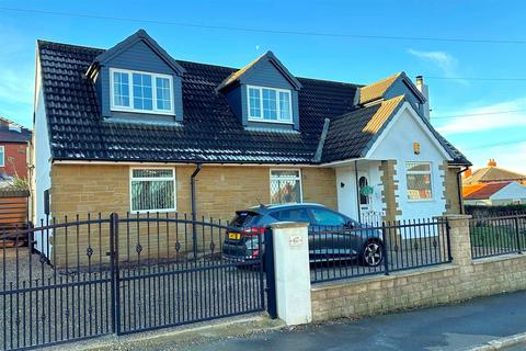 5 bedroom detached house for sale, Calverley Gardens, Leeds