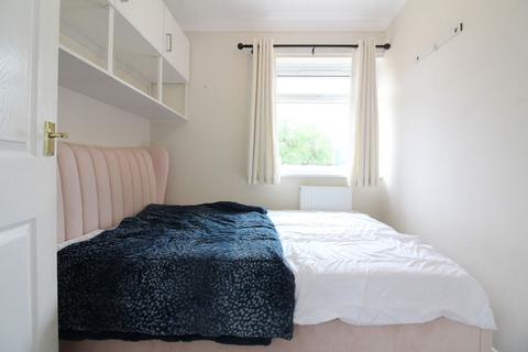 1 Chartwell Drive, Wombourne, Wolverhampton, WV5 0BN