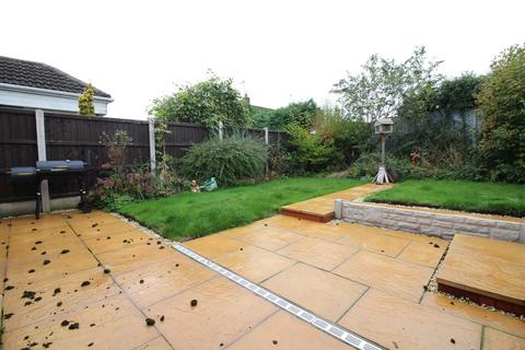 1 Chartwell Drive, Wombourne, Wolverhampton, WV5 0BN