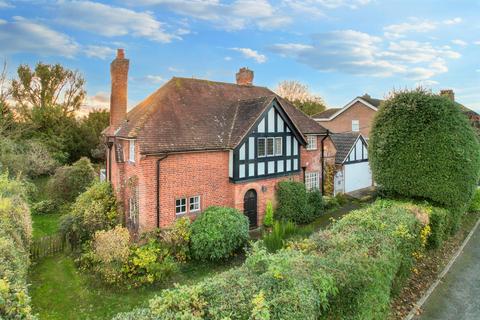 4 bedroom detached house for sale, Post Office Road, Ingatestone