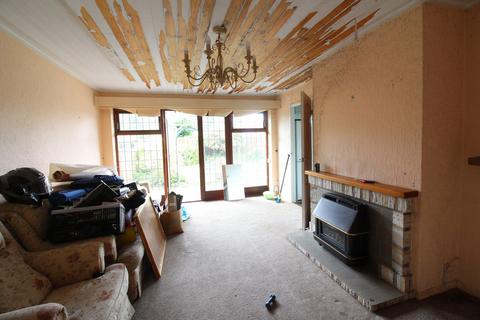 68 Aretha Close, Kingswinford, DY6 8SW