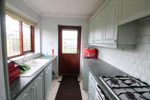 68 Aretha Close, Kingswinford, DY6 8SW