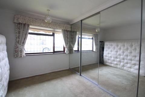 68 Aretha Close, Kingswinford, DY6 8SW