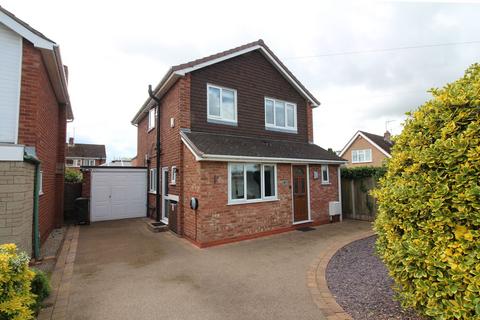 3 bedroom detached house for sale, Ross Drive, Kingswinford DY6