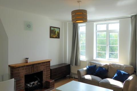 2 bedroom flat to rent, Grove House, Waverly Grove