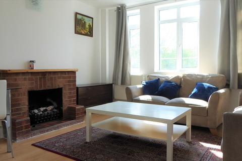 2 bedroom flat to rent, Grove House, Waverly Grove