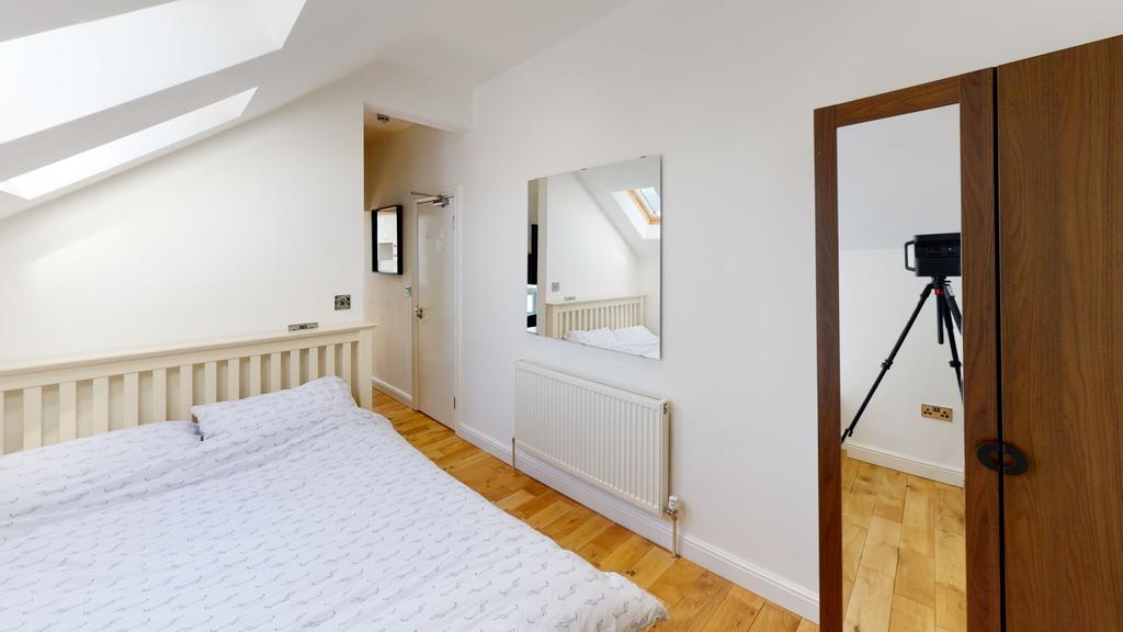 954-Glasshouse-Street-Bedroom