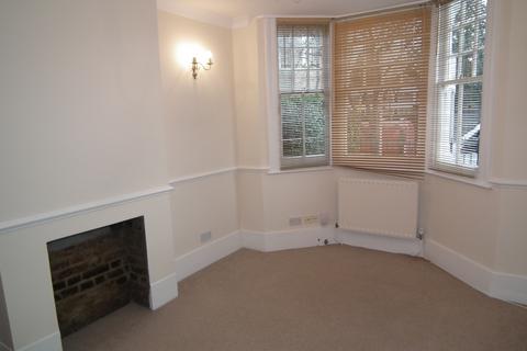 1 bedroom flat to rent, Effingham Road Lee SE12