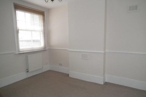 1 bedroom flat to rent, Effingham Road Lee SE12