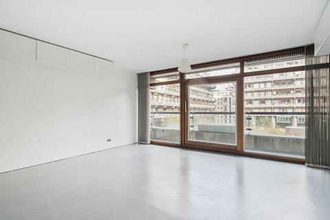 Studio to rent, John Trundle Court, Barbican, London, EC2Y