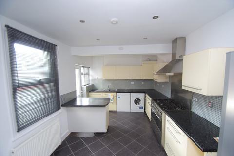 3 bedroom semi-detached house to rent, Bushey Mill Lane, WATFORD, WD24