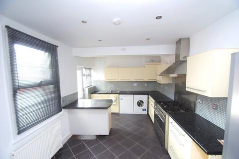 3 bedroom semi-detached house to rent, Bushey Mill Lane, WATFORD, WD24