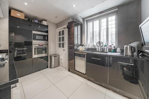 3 bedroom flat for sale, Portsmouth Road, Putney