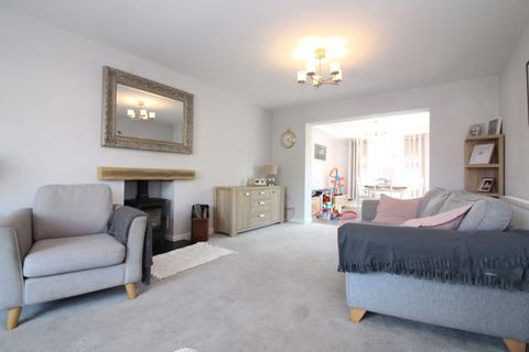 21 Wolverhampton Road, Kingswinford, DY6 7HY