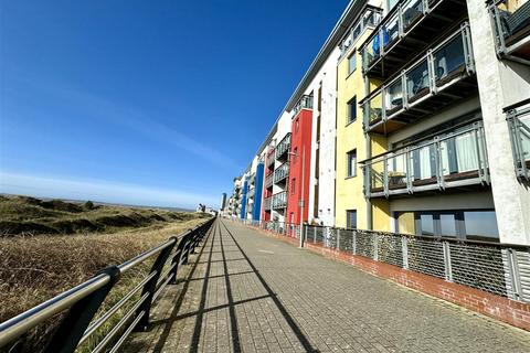 2 bedroom apartment for sale, St Margarets Court, Marina, Swansea