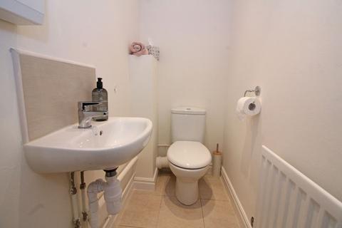 10 Westcott Close, Kingswinford, DY6 8NJ