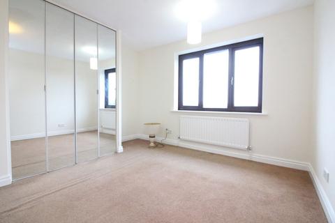 10 Westcott Close, Kingswinford, DY6 8NJ