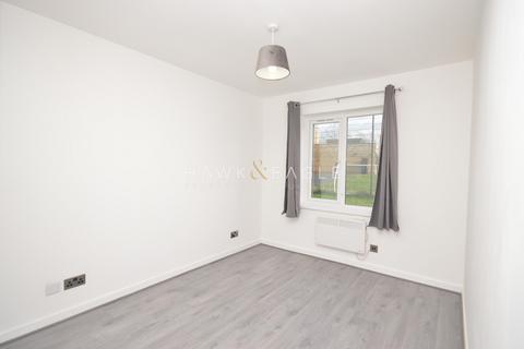 2 bedroom flat to rent, Forsythia Close, Ilford, Essex. IG1