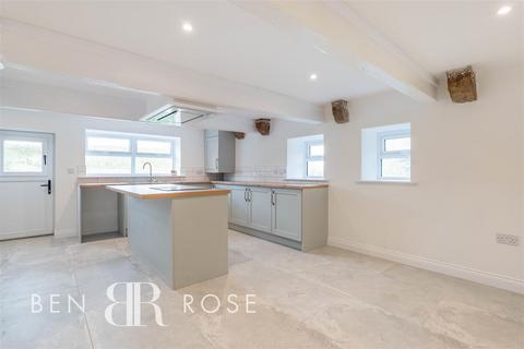 231 Blackburn Road, Wheelton, Chorley, PR6 8EY