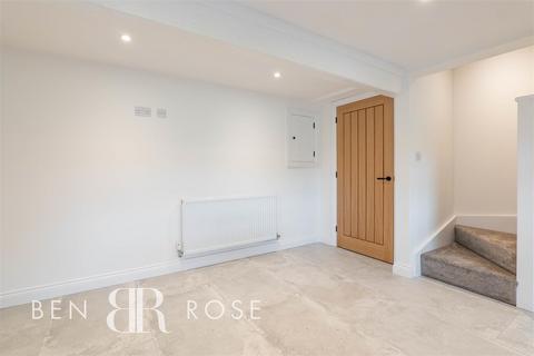 231 Blackburn Road, Wheelton, Chorley, PR6 8EY