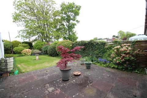 22 Berkeley Drive, Kingswinford, DY6 9DT