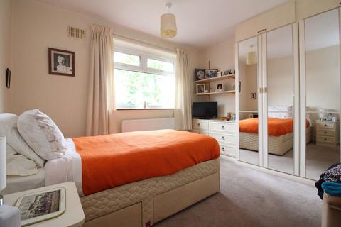 22 Berkeley Drive, Kingswinford, DY6 9DT