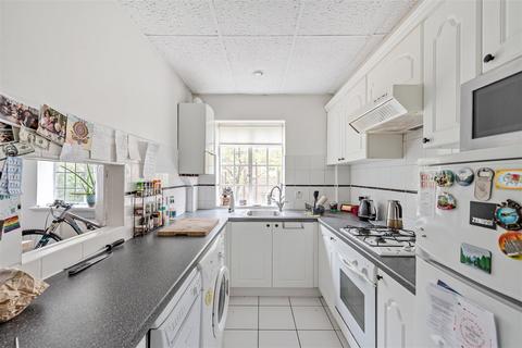 2 bedroom flat for sale, Tudor Close, Belsize Park, NW3