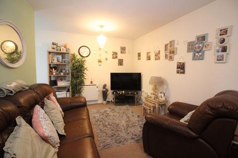 2 bedroom flat for sale, High Street, KINGSWINFORD DY6