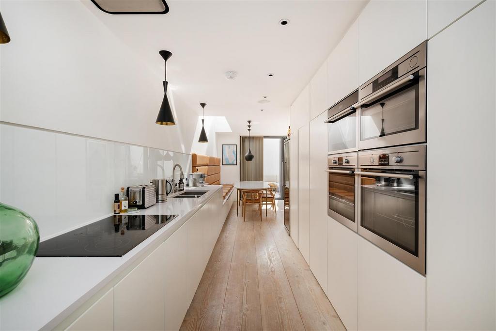 185 C Northchurch Road Hi-1.jpg