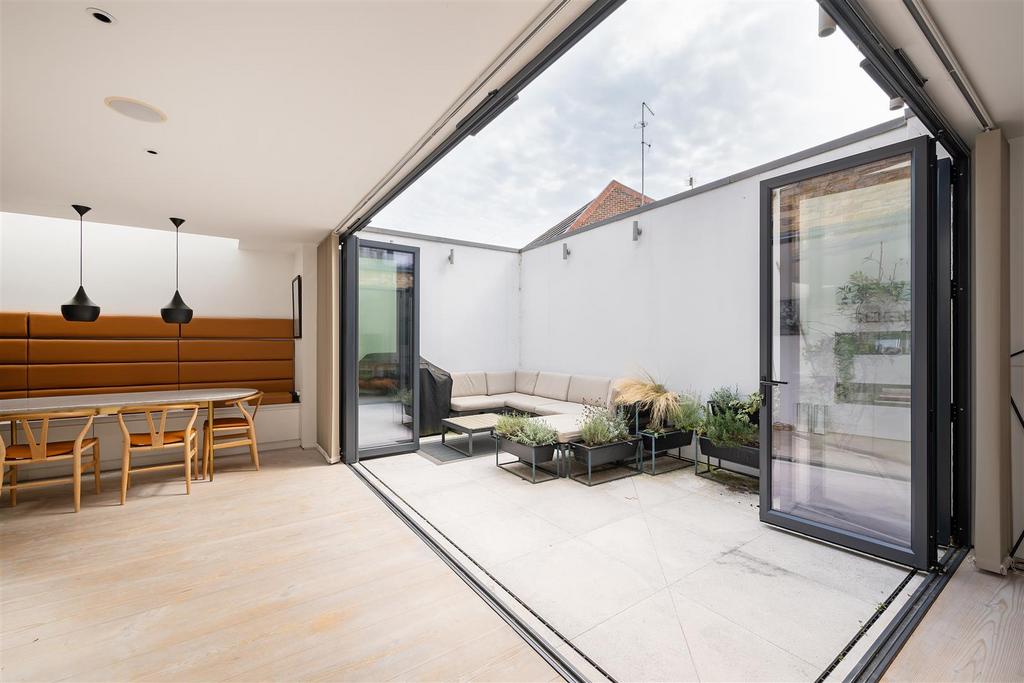 185 C Northchurch Road Hi-14.jpg