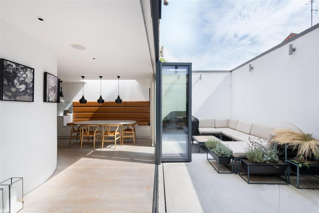 185 C Northchurch Road Hi-7.jpg