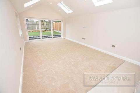 3 bedroom detached bungalow for sale, Wavertree Road, Benfleet