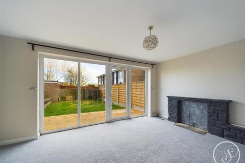 3 bedroom end of terrace house for sale, Coal Road, Leeds