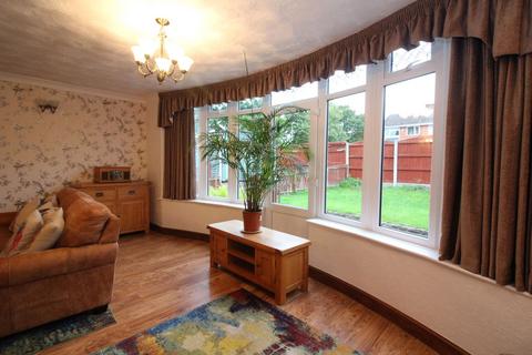 12 Ashdale Close, Kingswinford, DY6 7DN