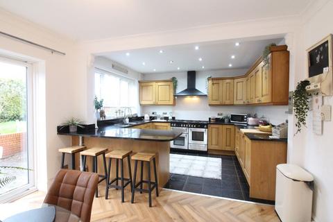 2 Brookside Way, Wall Heath, Kingswinford, DY6 9AP