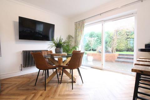 2 Brookside Way, Wall Heath, Kingswinford, DY6 9AP