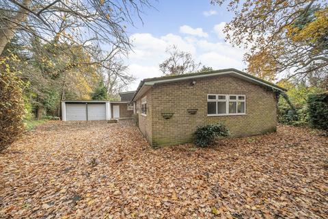 5 bedroom bungalow to rent, St Pauls Wood Hill Orpington BR5