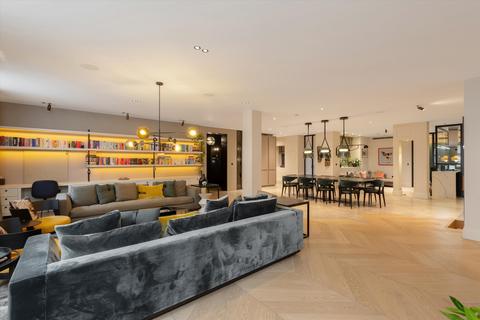 4 bedroom flat for sale, Portland Place, Marylebone, London, W1B