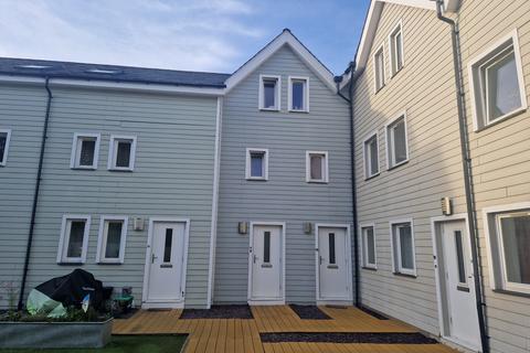 3 bedroom townhouse to rent, The Strand, Bude EX23