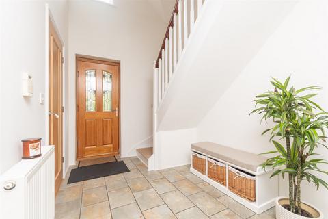 37 Beechwood Drive, Meopham, Gravesend, DA13 0TX