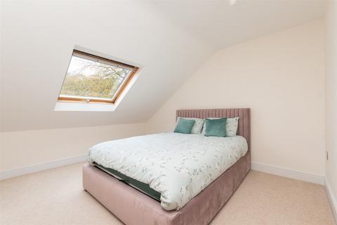 37 Beechwood Drive, Meopham, Gravesend, DA13 0TX