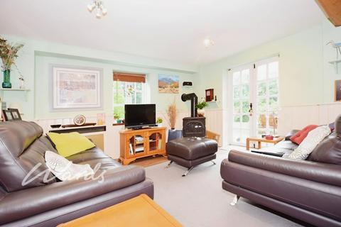 3 bedroom cottage to rent, Denton Lane Wootton CT4