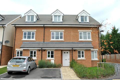 3 bedroom terraced house for sale, Clockhouse Road, Farnborough GU14