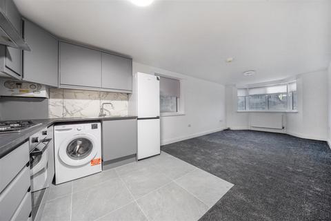 2 bedroom flat to rent, Hendon Way, Childs Hill, London