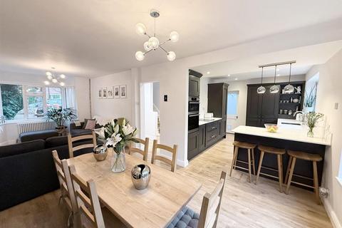 8 Sara Close, Sutton Coldfield, B74 4BN